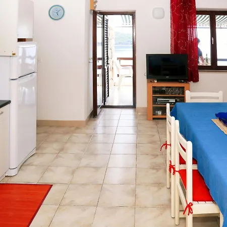 公寓 Martina-2 By Interhome